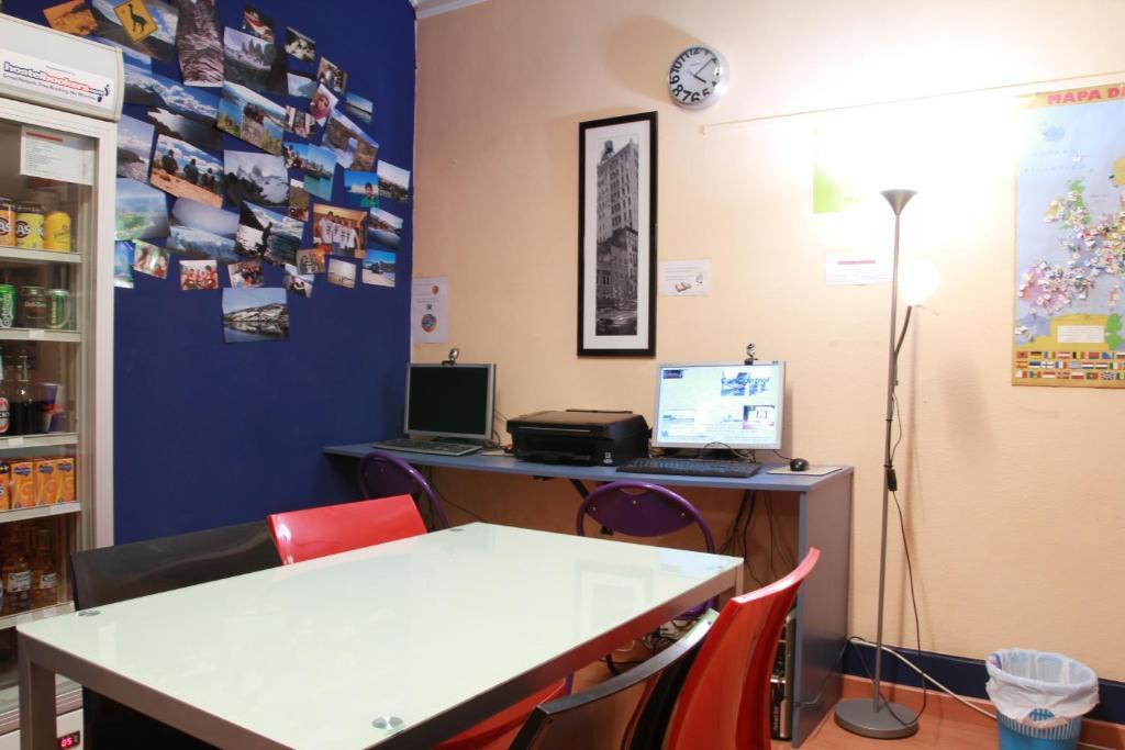 Hostel Hemingway Pamplona Exterior photo